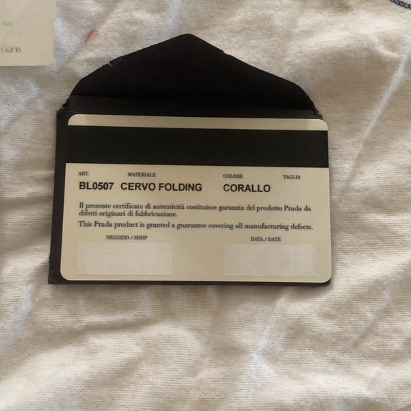 Prada bag - Picture 3 of 5